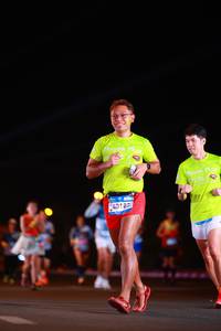 BIB: 40185
                            <button type="button" onclick="openModal(23051109)" class="btn btn-primary btn-sm float-right btn-popup" data-toggle="modal" data-target=".modal-high-quality">
                        <i class="fas fa-shopping-cart"></i> Add to Cart
                    </button>
                                            <button type="button" onclick="isThisMe(23051109, true)" class="btn btn-success btn-sm float-right btn-popup btn-isme hidden" data-toggle="tooltip" data-placement="bottom" title="นี่คือรูปของคุณใช่ไหม คลิกที่นี่เพื่อเอาเข้าอัลบั้ม">
                        <i class="fas fa-plus"></i> Add to album
                    </button>
                    <button type="button" onclick="isThisMe(23051109, false)" class="btn btn-warning btn-sm float-right btn-popup btn-isnotme hidden">
                        <i class="fas fa-ban"></i> Remove from album
                    </button>